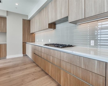 3003 Maple Avenue - Photo Thumbnail 7