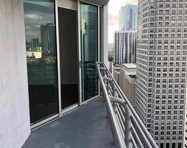 325 S Biscayne Boulevard - Photo Thumbnail 10