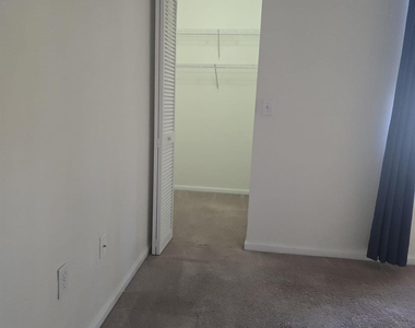 7970 N Nob Hill Road - Photo Thumbnail 6