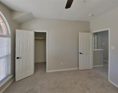 8401 Manchester Drive - Photo Thumbnail 14