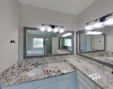 8401 Manchester Drive - Photo Thumbnail 10
