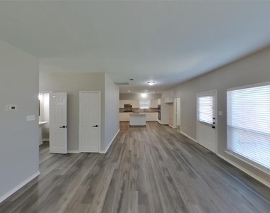 8401 Manchester Drive - Photo Thumbnail 2