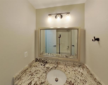 8401 Manchester Drive - Photo Thumbnail 16