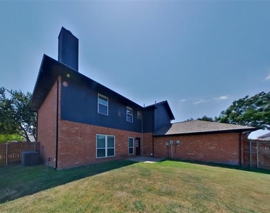 8401 Manchester Drive - Photo Thumbnail 19