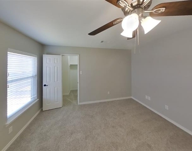 8401 Manchester Drive - Photo Thumbnail 11