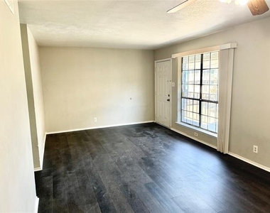 2221 Stella Street - Photo Thumbnail 1