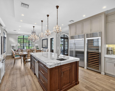 2425 Delmar Place - Photo Thumbnail 18