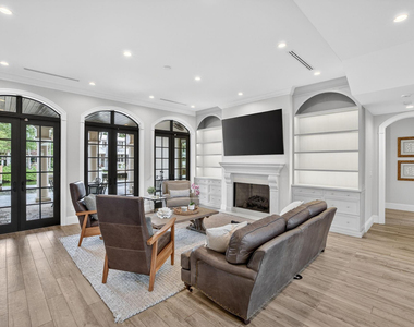 2425 Delmar Place - Photo Thumbnail 12