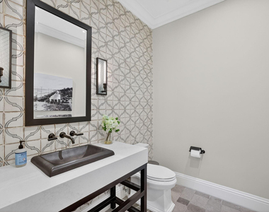 2425 Delmar Place - Photo Thumbnail 30