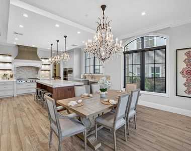 2425 Delmar Place - Photo Thumbnail 16