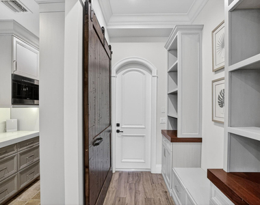 2425 Delmar Place - Photo Thumbnail 20
