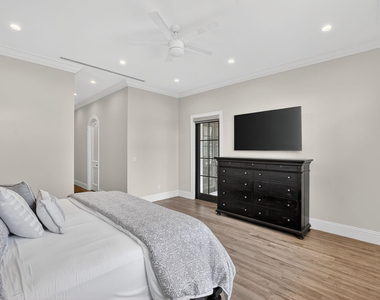 2425 Delmar Place - Photo Thumbnail 25