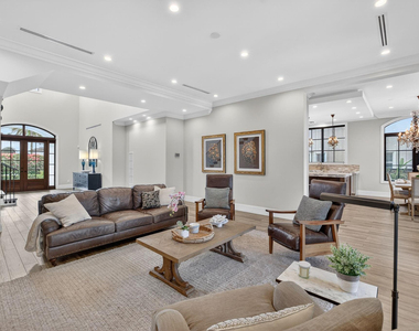 2425 Delmar Place - Photo Thumbnail 13