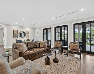 2425 Delmar Place - Photo Thumbnail 32