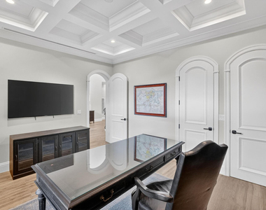 2425 Delmar Place - Photo Thumbnail 29