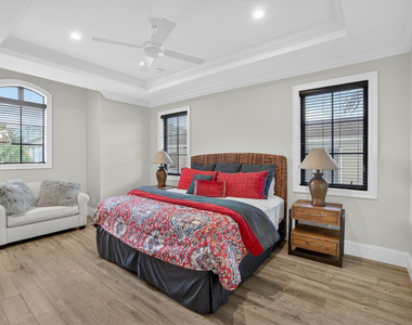 2425 Delmar Place - Photo Thumbnail 36