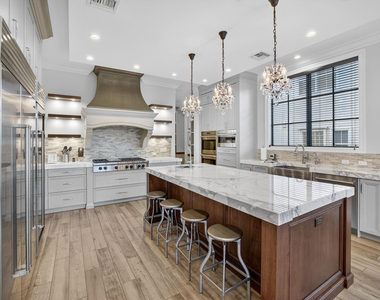 2425 Delmar Place - Photo Thumbnail 17