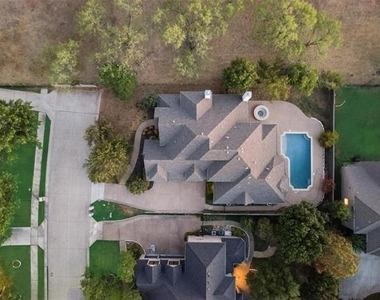 1433 Montgomery Lane - Photo Thumbnail 2