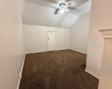 2300 Bamboo Drive - Photo Thumbnail 9