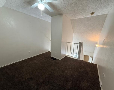 2300 Bamboo Drive - Photo Thumbnail 12