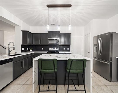 125 Curt Street - Photo Thumbnail 8