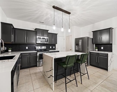 125 Curt Street - Photo Thumbnail 7