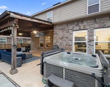 125 Curt Street - Photo Thumbnail 2