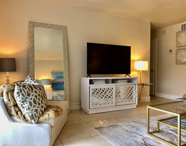 6407 Bay Club Drive - Photo Thumbnail 18