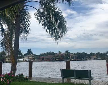 6407 Bay Club Drive - Photo Thumbnail 24