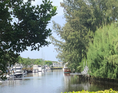 6407 Bay Club Drive - Photo Thumbnail 27