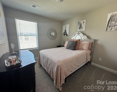 3738 Memorial Parkway - Photo Thumbnail 16