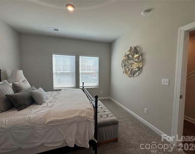 3738 Memorial Parkway - Photo Thumbnail 4