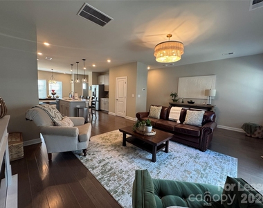 3738 Memorial Parkway - Photo Thumbnail 8