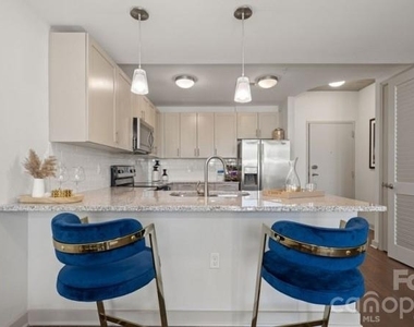 640 N Church Street - Photo Thumbnail 22