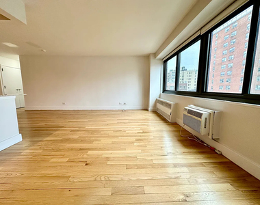 160 West 97th Street - Photo Thumbnail 2
