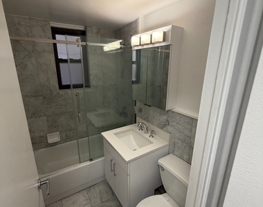 20 Beekman Place - Photo Thumbnail 7