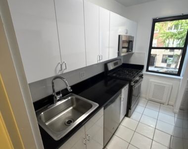 20 Beekman Place - Photo Thumbnail 6