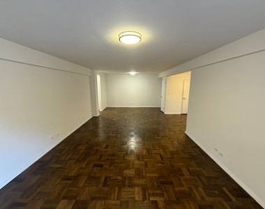 20 Beekman Place - Photo Thumbnail 1