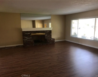 5609 Welland Avenue - Photo Thumbnail 1