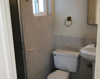 5609 Welland Avenue - Photo Thumbnail 14