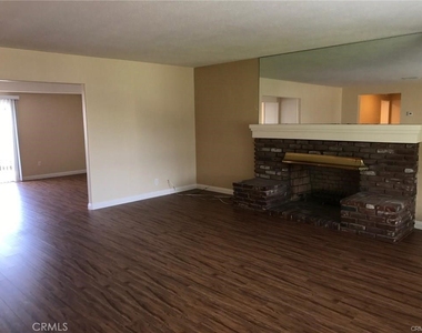5609 Welland Avenue - Photo Thumbnail 2