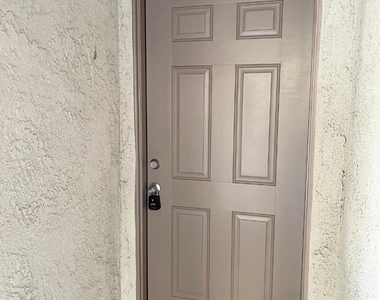 618 Sunfish Way - Photo Thumbnail 1