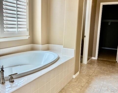 1314 Twin Tides Place - Photo Thumbnail 19
