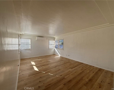 4343 Laurel Canyon Boulevard - Photo Thumbnail 5