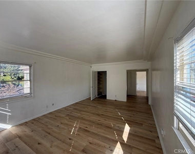 4343 Laurel Canyon Boulevard - Photo Thumbnail 7