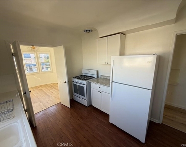 4343 Laurel Canyon Boulevard - Photo Thumbnail 29