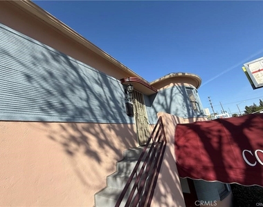 4343 Laurel Canyon Boulevard - Photo Thumbnail 25