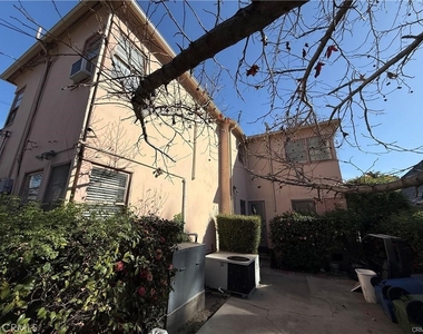 4343 Laurel Canyon Boulevard - Photo Thumbnail 27
