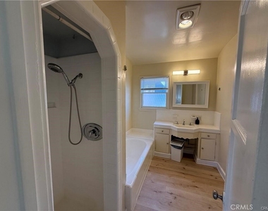 4343 Laurel Canyon Boulevard - Photo Thumbnail 11