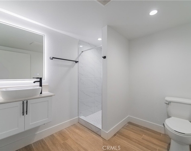 1596 W 36th Street - Photo Thumbnail 8